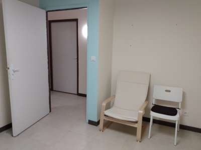 A louer bureau 15m² RDC centre commercial Bourgoin