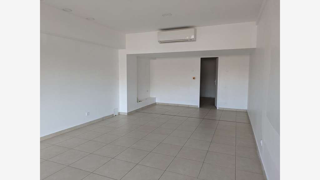 A louer local 75m² centre ville Bourgoin-Jallieu