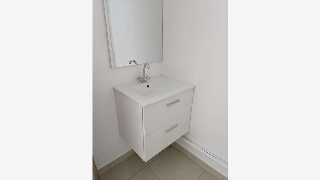 A louer local 75m² centre ville Bourgoin-Jallieu