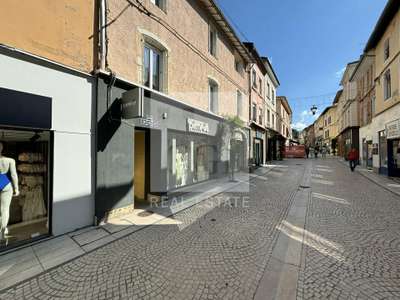Local commercial 233m² à louer à Bourgoin-Jallieu