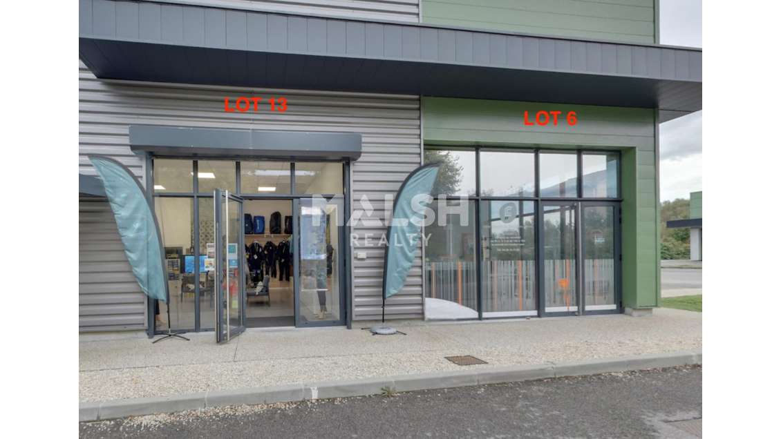 A louer locaux 323m² divisibles à Bourgoin-Jallieu