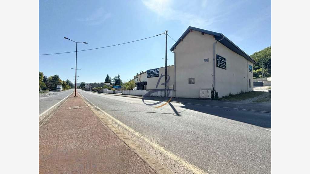 A louer local premium 210m² à Bourgoin-Jallieu