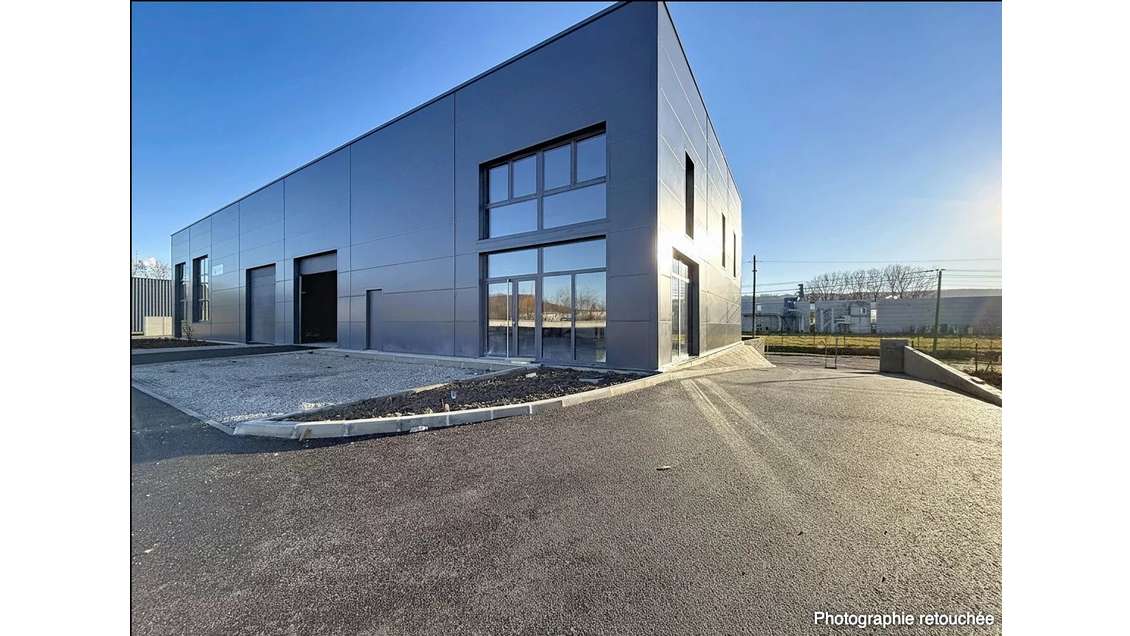 A louer local commercial 400m² Bourgoin-Jallieu