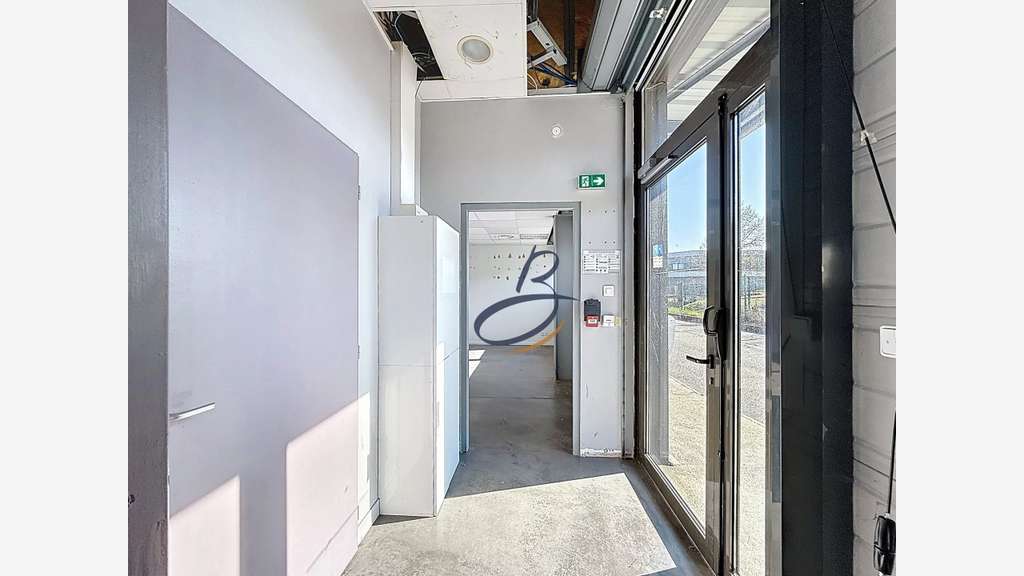 A louer local commercial 192m² Bourgoin-Jallieu