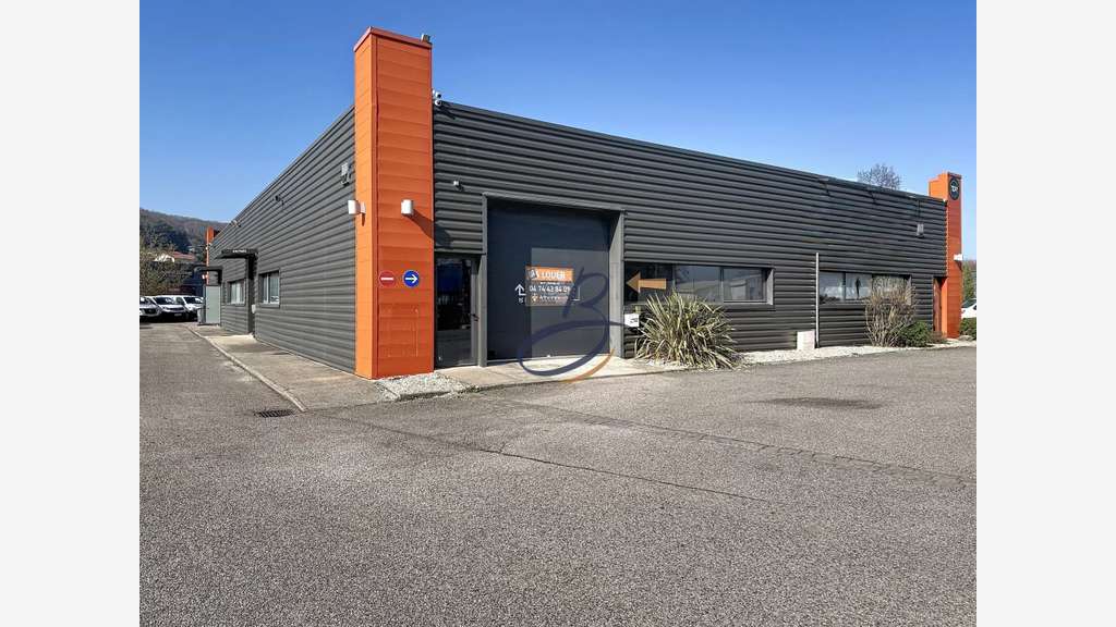 A louer local commercial 192m² Bourgoin-Jallieu
