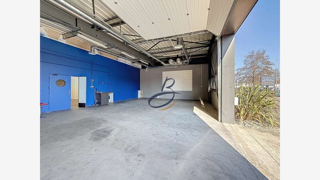 A louer local commercial 192m² Bourgoin-Jallieu