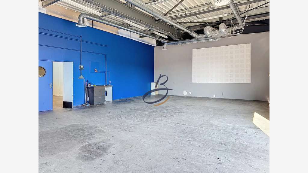 A louer local commercial 192m² Bourgoin-Jallieu