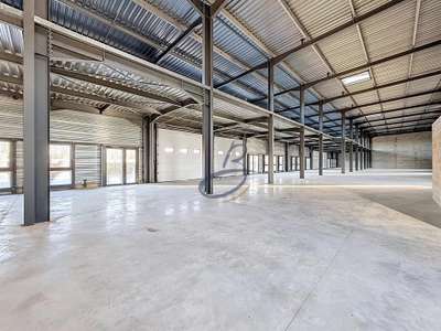 A louer cellule d'activités 319m² Bourgoin-Jallieu