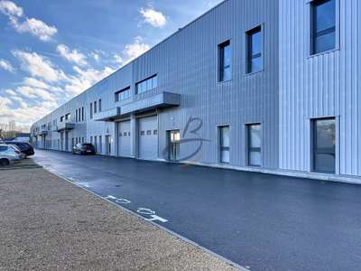 Location Locaux d'activités - Entrepôts à Bourgoin-Jallieu
