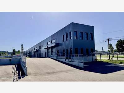 A louer local 286m² à Bourgoin-Jallieu empl strat