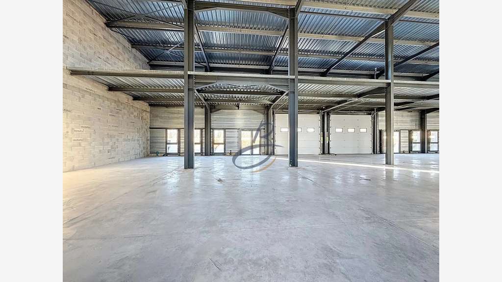 A louer local 286m² à Bourgoin-Jallieu empl strat