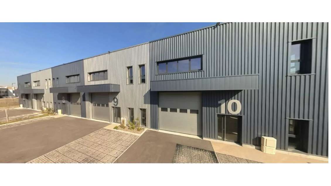 Loue cellules 288m² Bourgoin-Jallieu parc Monceau