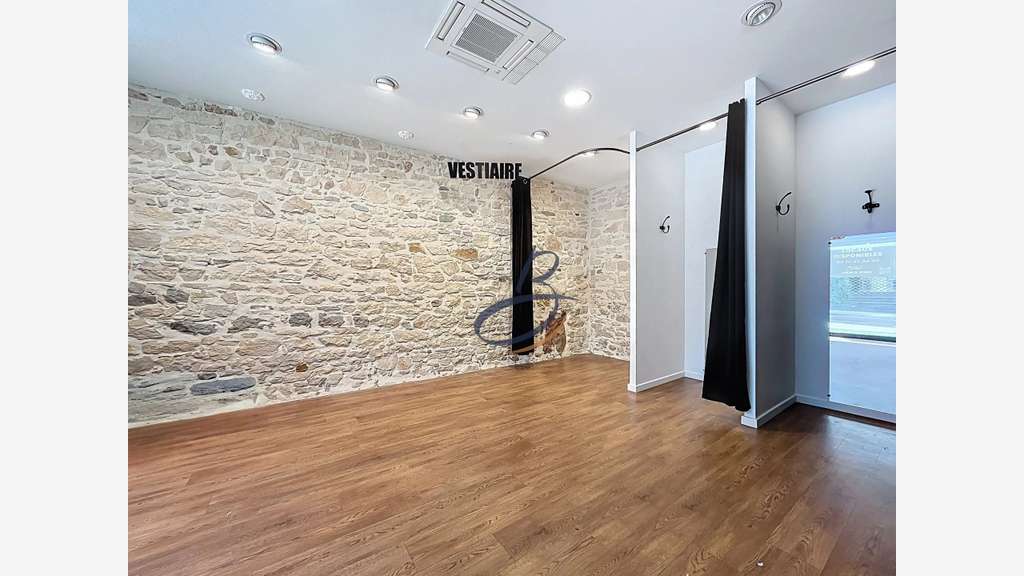 Superbe boutique à louer hyper centre Bourgoin