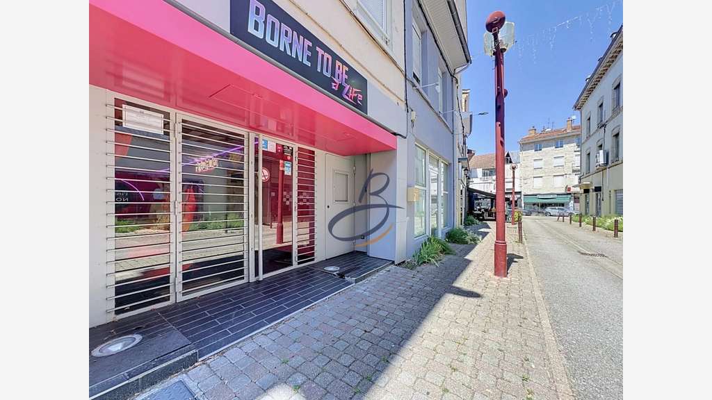 A louer local commercial de 155m² Bourgoin Jallieu