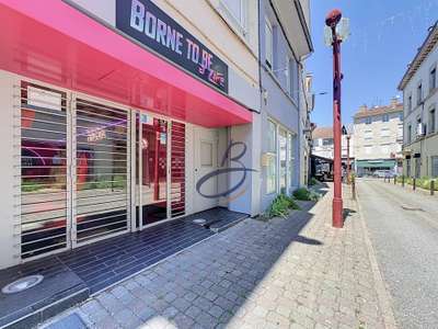 A louer local commercial de 155m² Bourgoin Jallieu