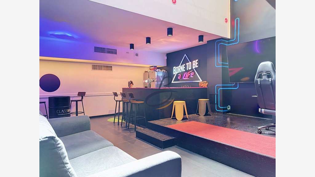 A louer local commercial de 155m² Bourgoin Jallieu