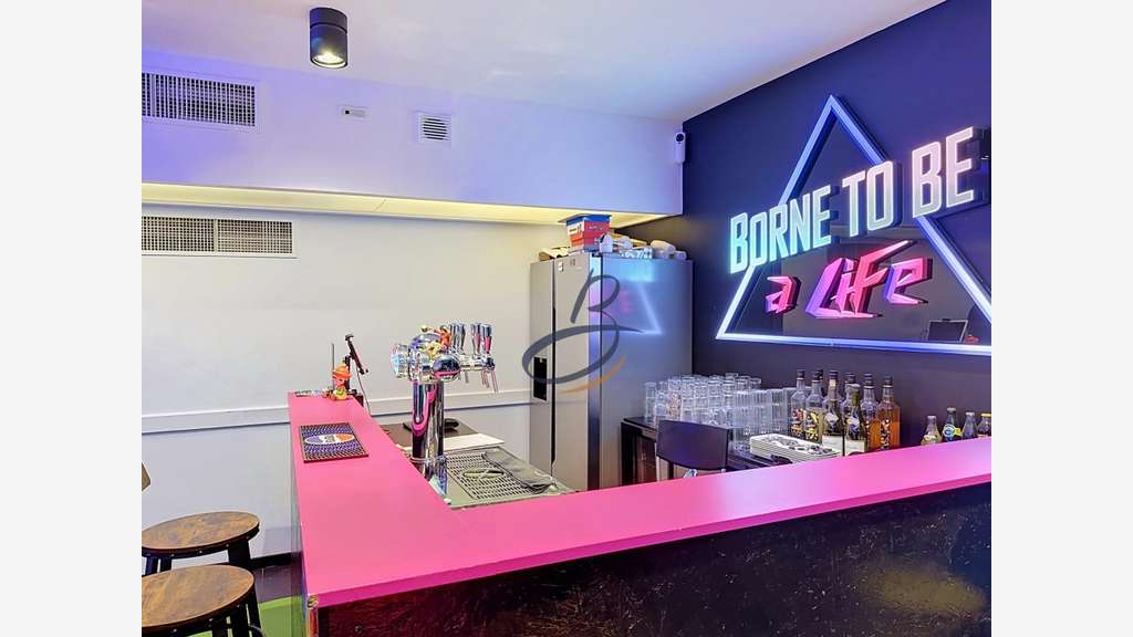 A louer local commercial de 155m² Bourgoin Jallieu