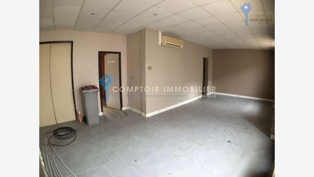 A louer local commercial 50m² centre de Boutigny