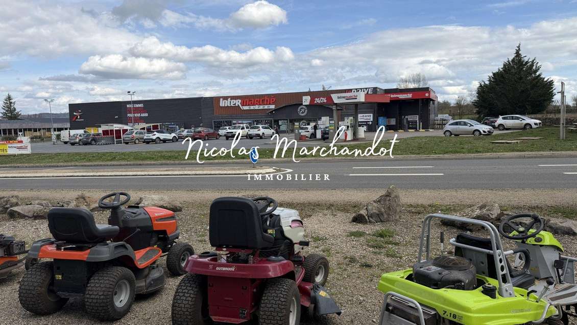 A louer local commercial 150m² empl strat Bozouls