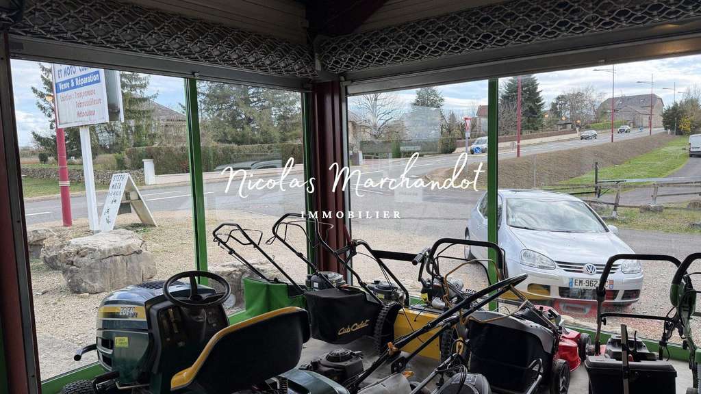 A louer local commercial 150m² empl strat Bozouls