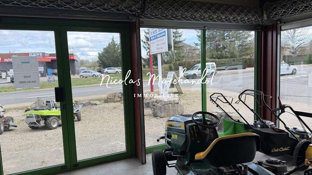 A louer local commercial 150m² empl strat Bozouls