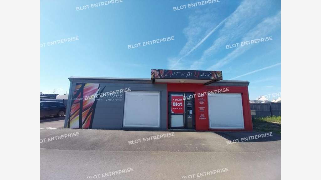 A louer local commercial 73m² à Bréhan centre 