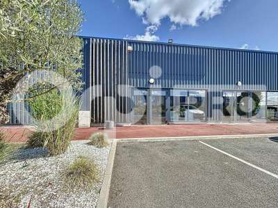 A louer cellule commerciale de 240m² à Bresles