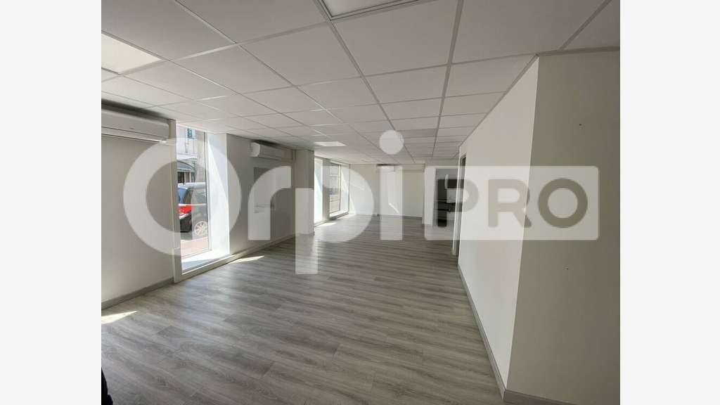 A louer local 55m² empl N°1 à Bressols centre