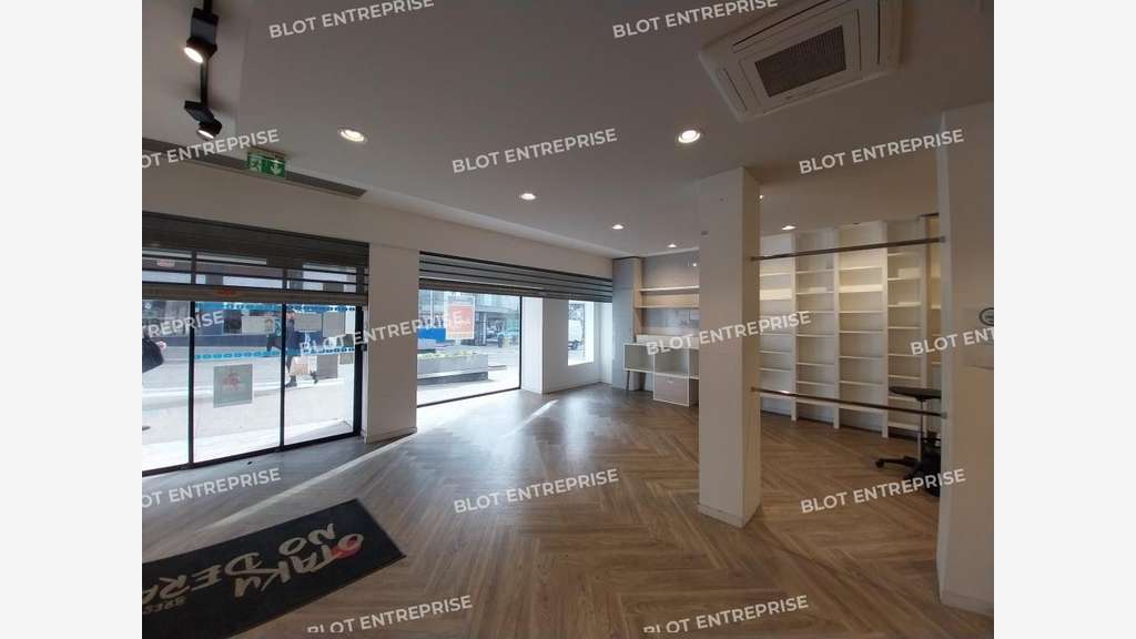 A louer local commercial 175m² empl premium Brest