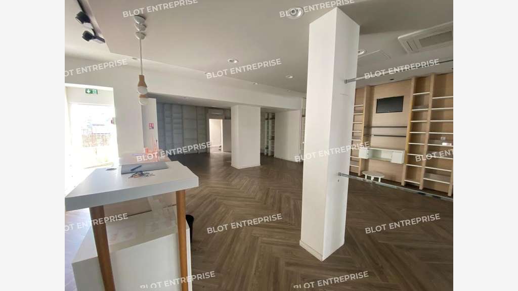 A louer local commercial 175m² empl premium Brest