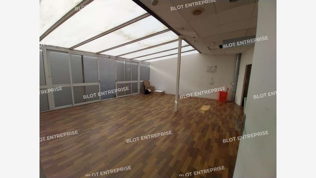 A louer local commercial 175m² empl premium Brest
