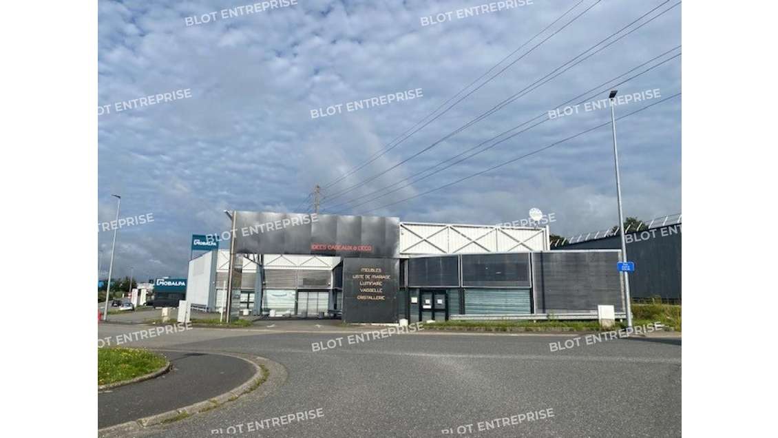 A louer local commercial 997m² à Brest Kergaradec