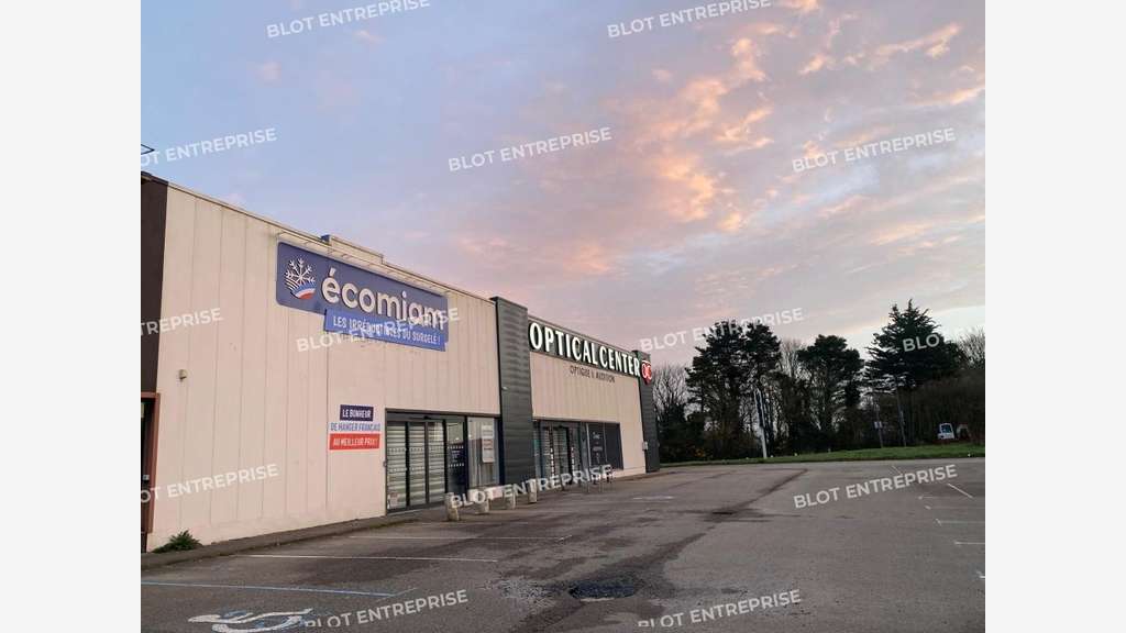A louer local commercial 520m² accès PMR à Brest