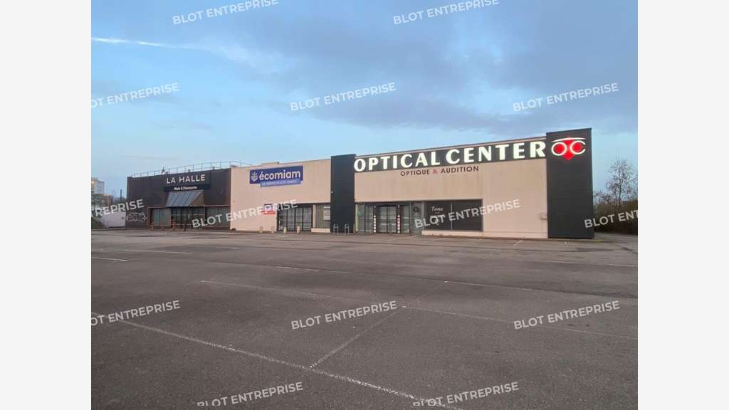 A louer local commercial 520m² accès PMR à Brest