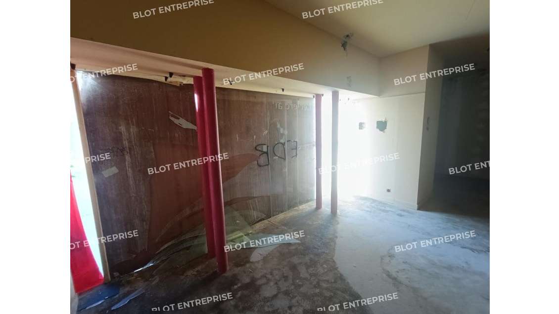 À LOUER - LOCAL COMMERCIAL - 90 m² - BREST