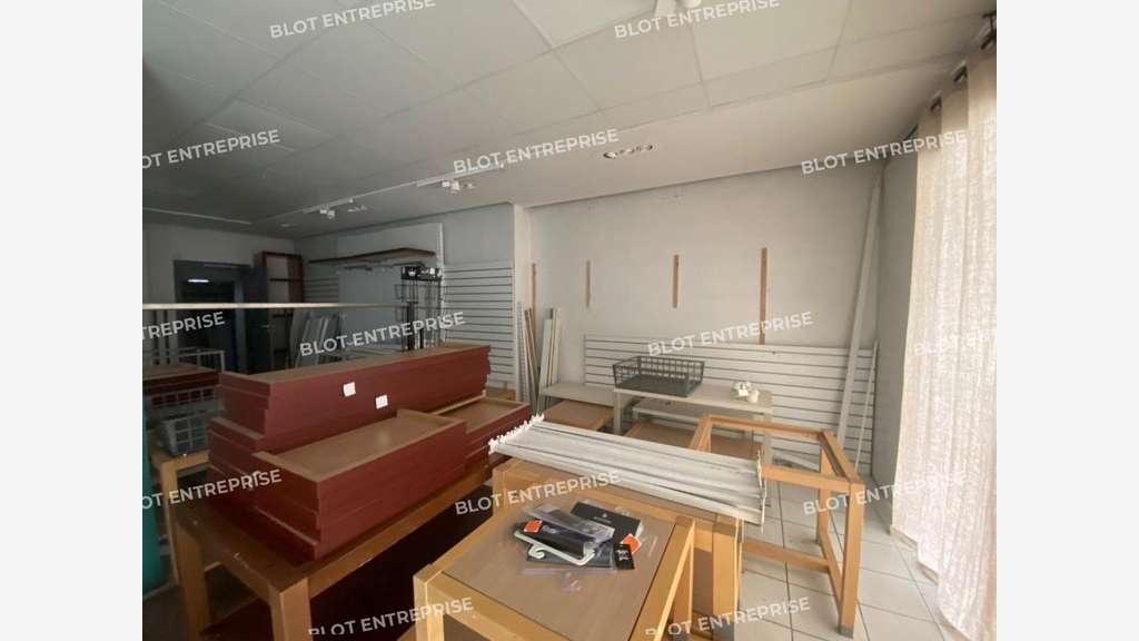 À LOUER - LOCAL COMMERCIAL - 110 m² - BREST