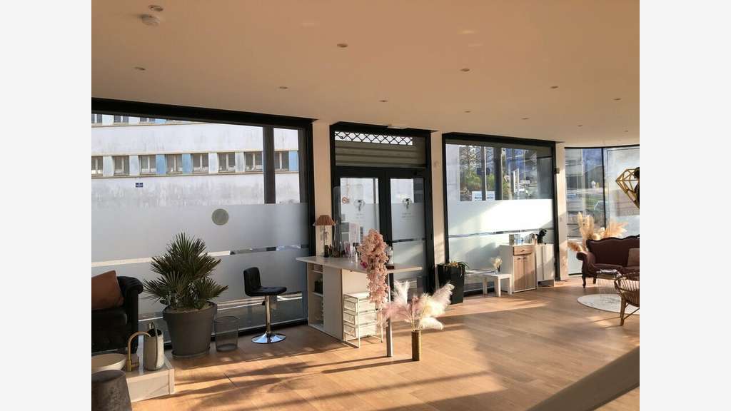 Local commercial de145m² à louer en angle à Brest