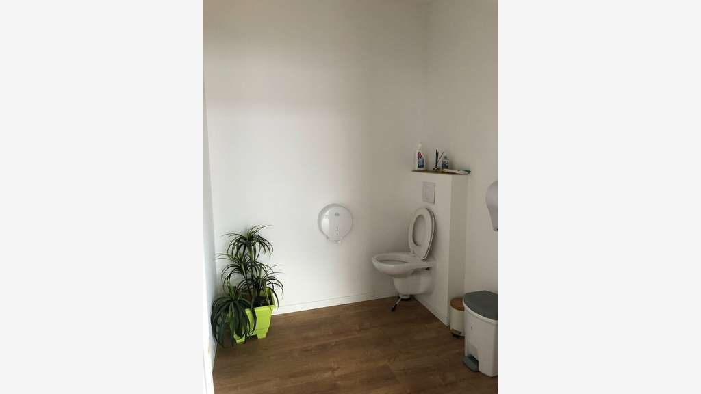 Local commercial de145m² à louer en angle à Brest