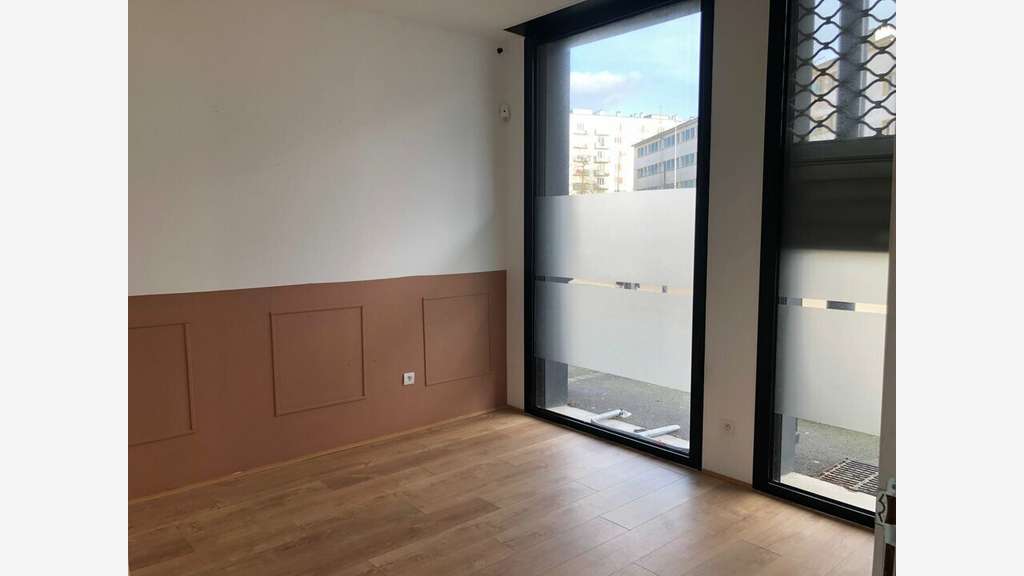 Local commercial de145m² à louer en angle à Brest