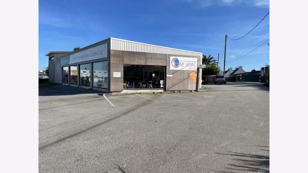 A LOUER- LOCAL COMMERCIAL-BREST KERGARADEC