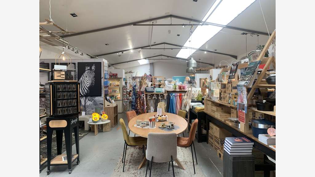 A louer bail dérogatoire local 322m² à Brignais