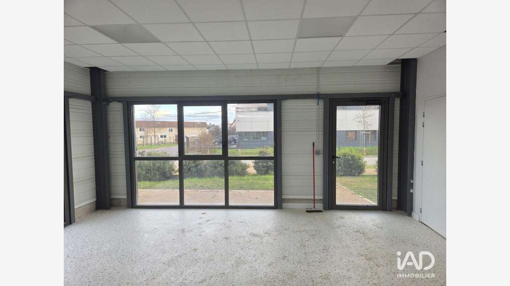 A louer local professionnel de 40m² à Brindas