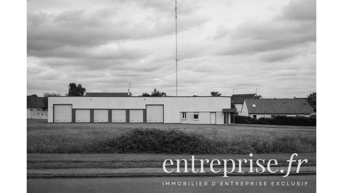 Exclu local commercial 245m² sur 2000m² à Brissac