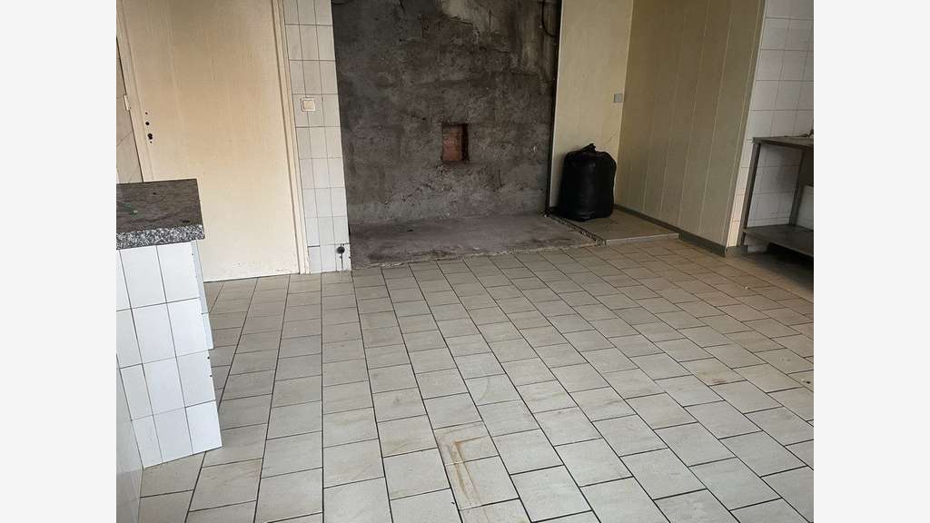 A louer local commercial 155m² à Brive