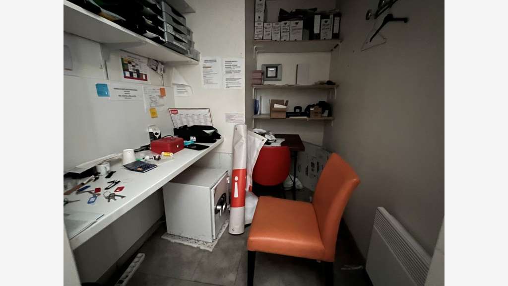 A louer locaux 424m² sur axe très passant à Brive 