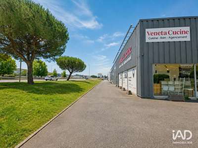 Loue murs commerciaux 430m² à Brive-la-Gaillarde