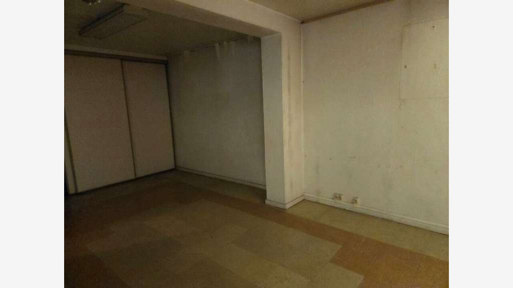 Local commercial de 102m² à louer à Bron centre