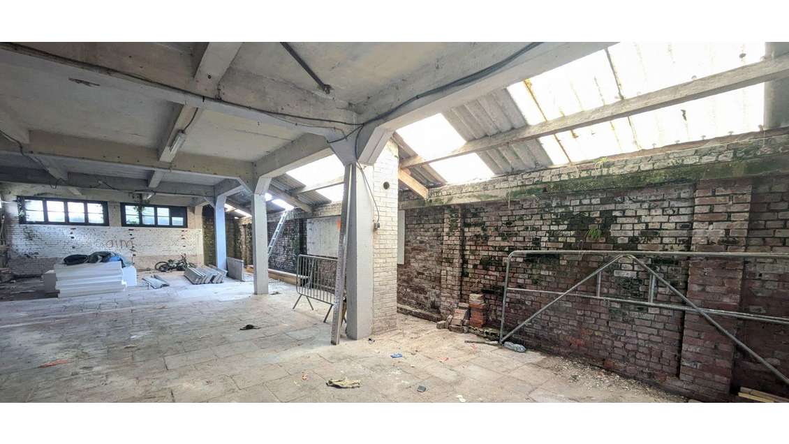 A louer hangar 157m² sécurisé à Bruay-la-Buissière