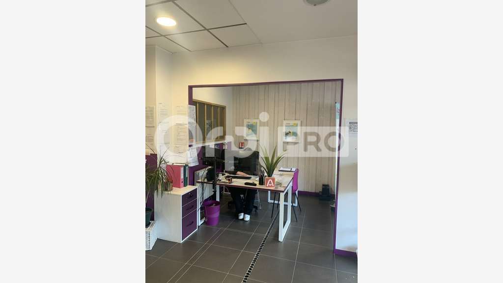 A louer local 55m² très bon état centre Bruges