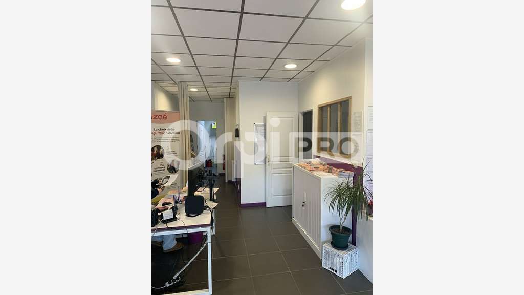 A louer local 55m² très bon état centre Bruges